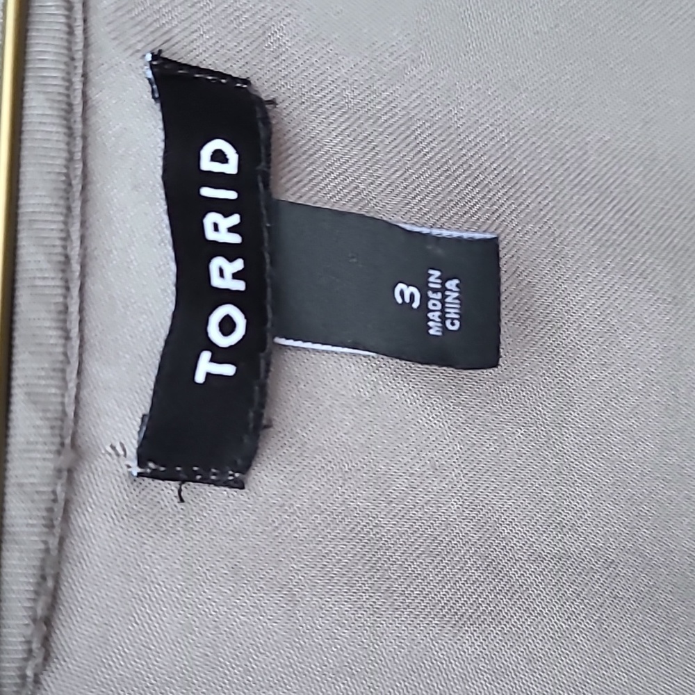 Torrid Plus Size 3x 2x 1x Gray Hooded Utility Jacket - Picture 9 of 13